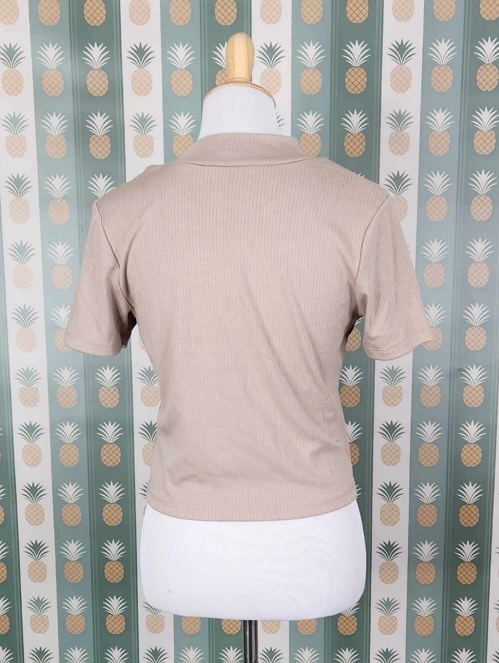 Heartloom Neutral Ribbed Mock Neck Crop Top - Picture 4 of 7